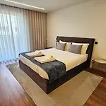 Luxury Rooftop By Luxistay - Private Jacuzzi & Sunset Views | アパート マトジニョシュ