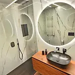 Luxury Rooftop By Luxistay - Private Jacuzzi & Sunset Views | * マトジニョシュ