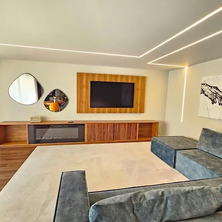 Luxury Rooftop By Luxistay - Private Jacuzzi & Sunset Views | Apartment *
