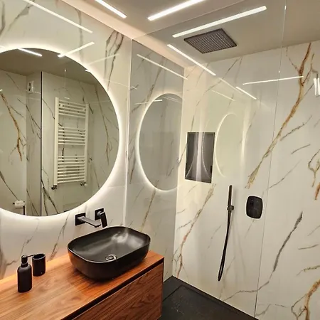 Luxury Rooftop By Luxistay - Private Jacuzzi & Sunset Views | アパート