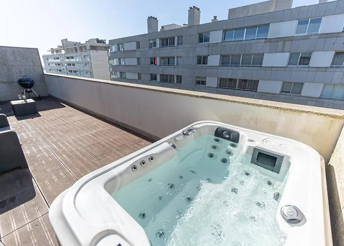 Luxury Rooftop By Luxistay - Private Jacuzzi & Sunset Views | Apartament
