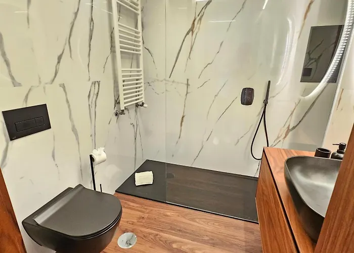 Luxury Rooftop By Luxistay - Private Jacuzzi & Sunset Views | Apartament *